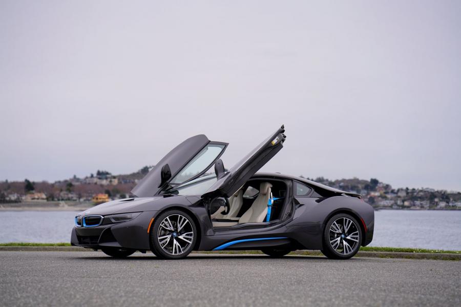  BMW i8 (I12) 2014 года  (NA) (фото 22 из 23)